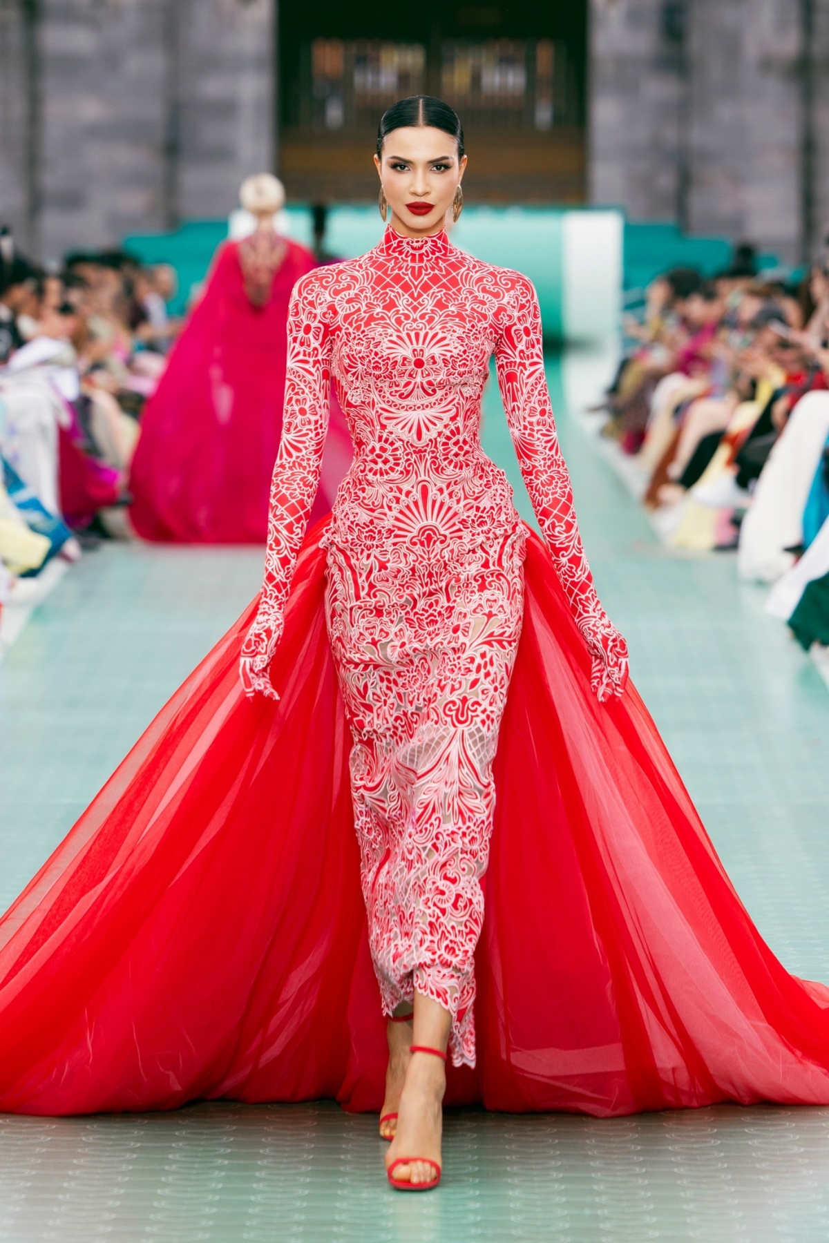 more than 70 miss cosmo 2025 contestants model at ngo mon square in hue picture 4