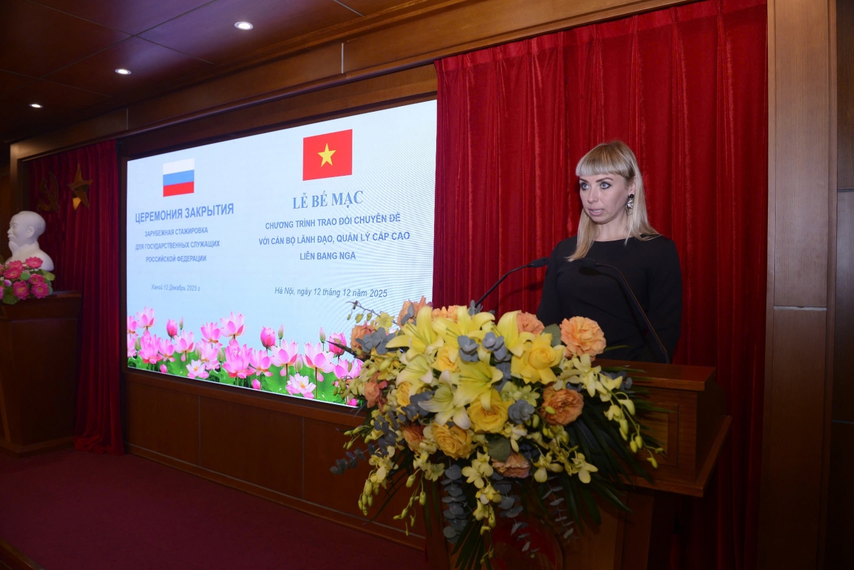 bế mạc chương trình bồi dưỡng, trao đổi chuyên đề với công chức cao cấp lb nga hình ảnh 2 be mac chuong trinh boi duong, trao doi chuyen de voi cong chuc cao cap lb nga hinh anh 2