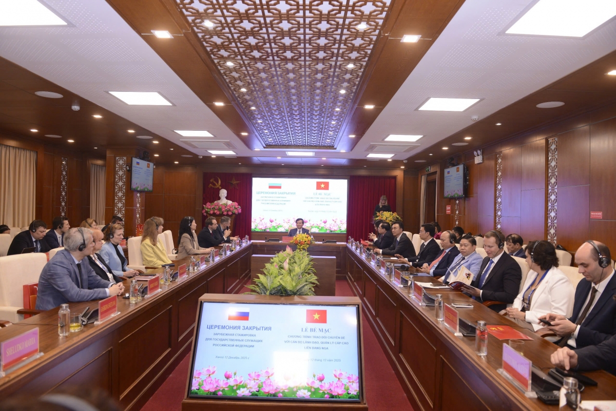 bế mạc chương trình bồi dưỡng, trao đổi chuyên đề với công chức cao cấp lb nga hình ảnh 3 be mac chuong trinh boi duong, trao doi chuyen de voi cong chuc cao cap lb nga hinh anh 3