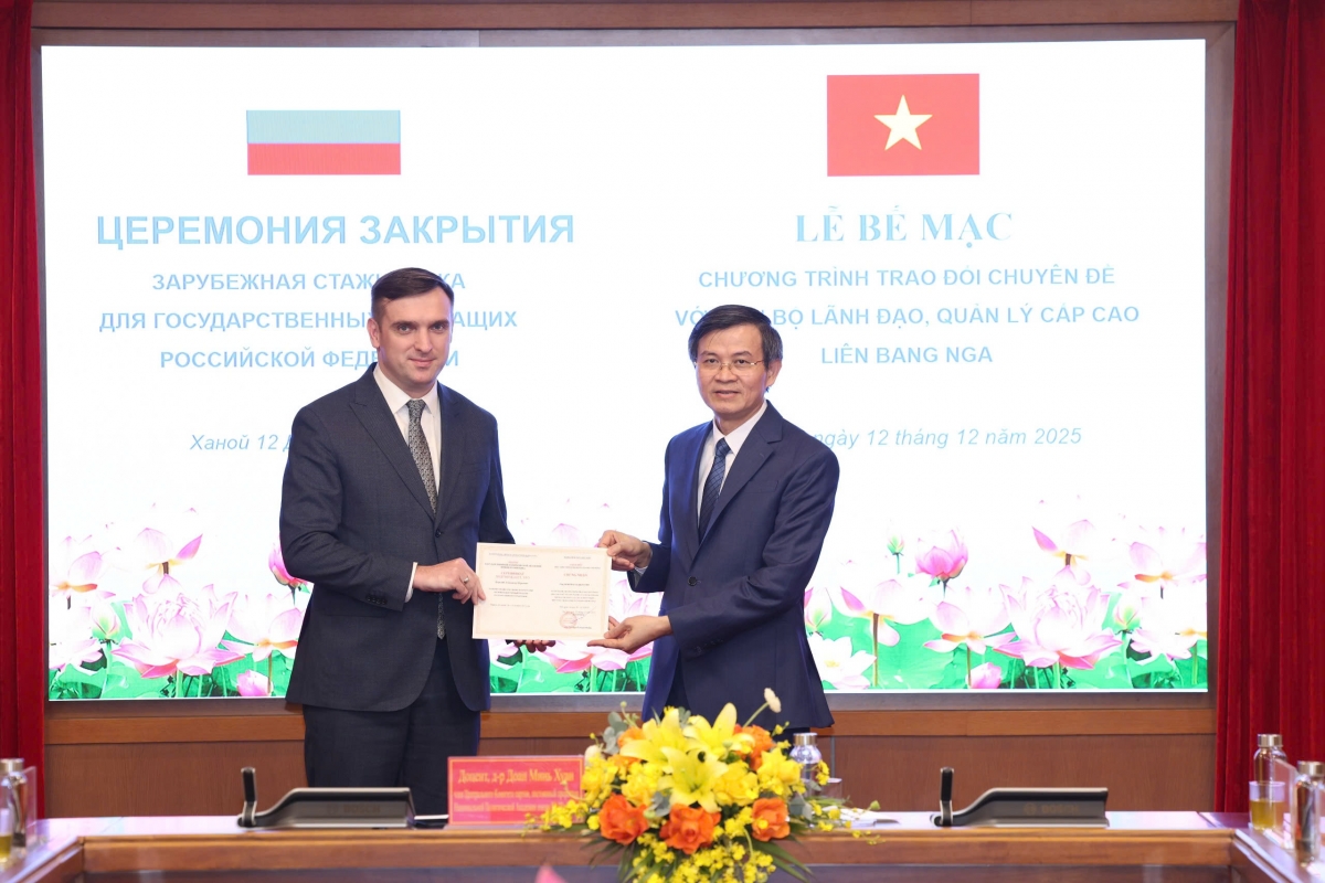 bế mạc chương trình bồi dưỡng, trao đổi chuyên đề với công chức cao cấp lb nga hình ảnh 4 be mac chuong trinh boi duong, trao doi chuyen de voi cong chuc cao cap lb nga hinh anh 4