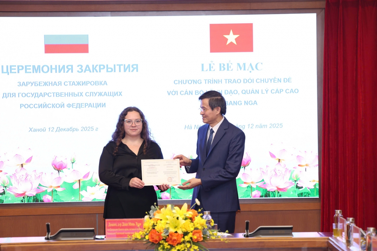 bế mạc chương trình bồi dưỡng, trao đổi chuyên đề với công chức cao cấp lb nga hình ảnh 5 be mac chuong trinh boi duong, trao doi chuyen de voi cong chuc cao cap lb nga hinh anh 5