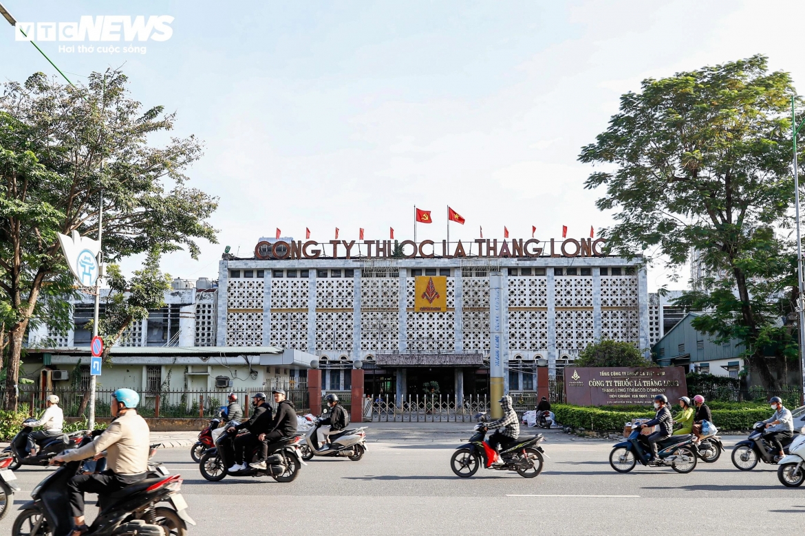 can canh loat tru so sap di doi khoi noi thanh ha noi hinh anh 2