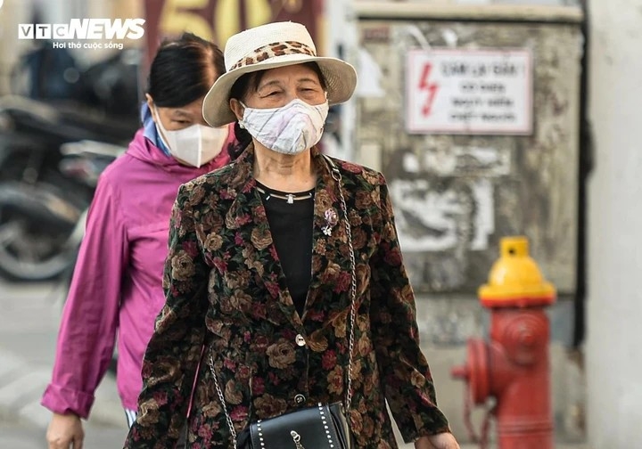 ha noi o nhiem khong khi keo dai, bo y te ra loat khuyen cao hinh anh 1