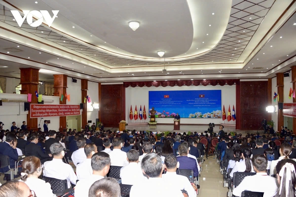 party chief to lam reaffirms vietnam laos special friendship, solidarity picture 2