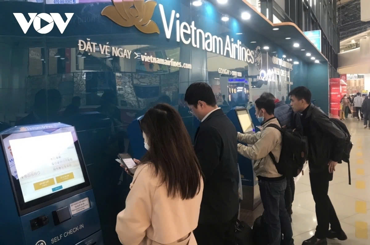 vietnam airlines passengers required to complete procedures via vneid picture 1