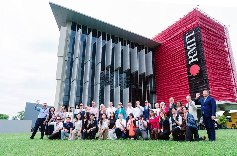 australian education minister visits vietnam to strengthen education and research picture 3