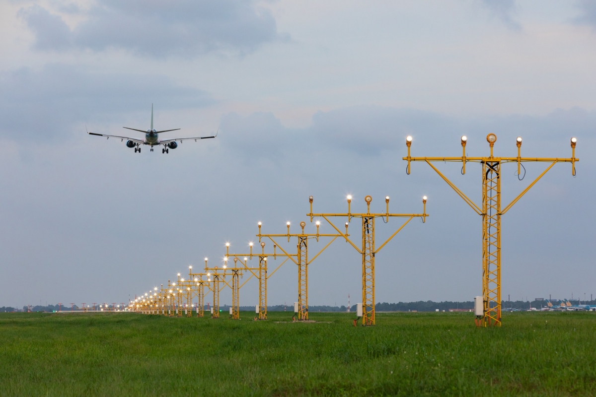 Bộ Xây dựng đề xuất rút ngắn thời gian cấp phép bay, hoàn thiện quản lý vùng trời