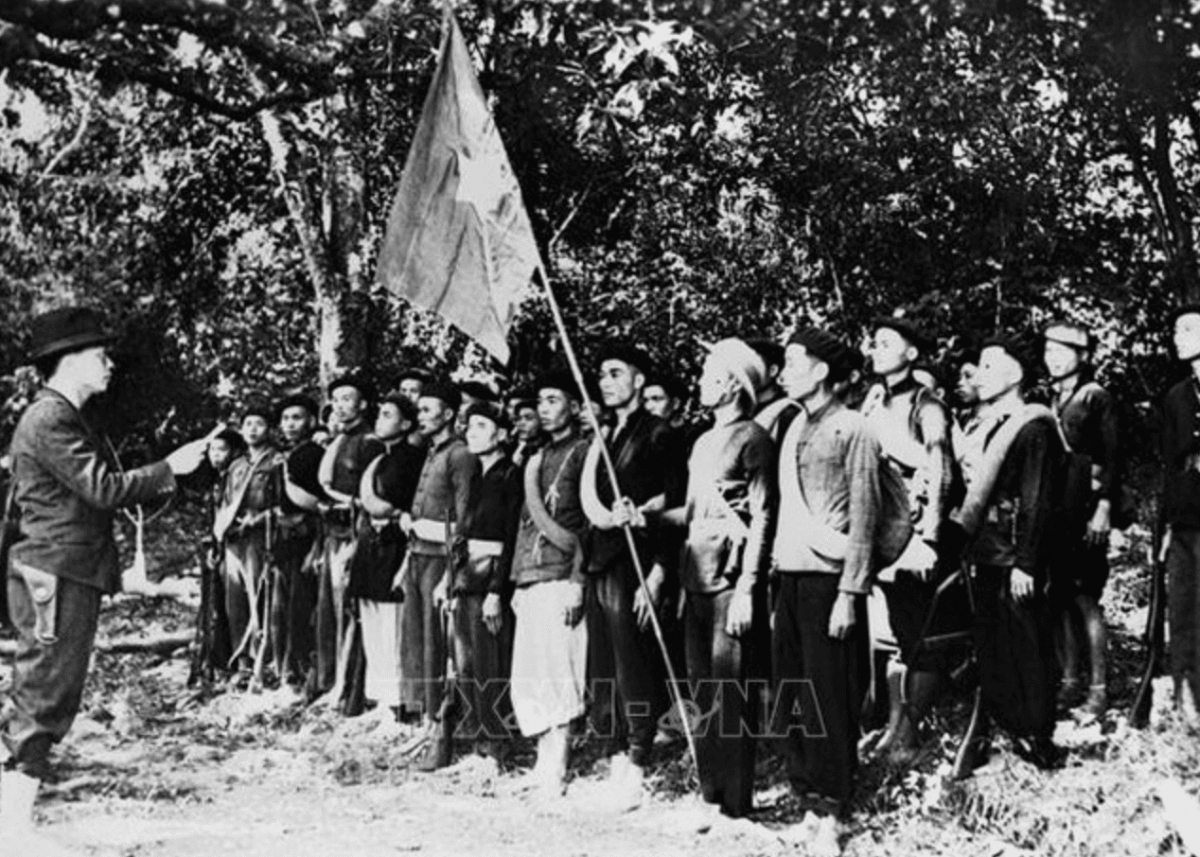 vietnam people s army steadfastly advances under party s glorious flag picture 2