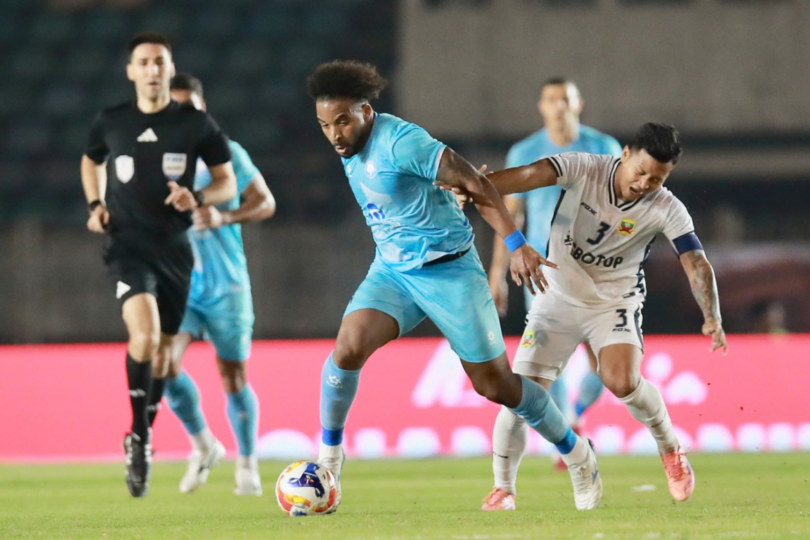 ket qua bong da viet nam hom nay 4 12 xuan son ghi hattrick, nam Dinh thang dam hinh anh 15