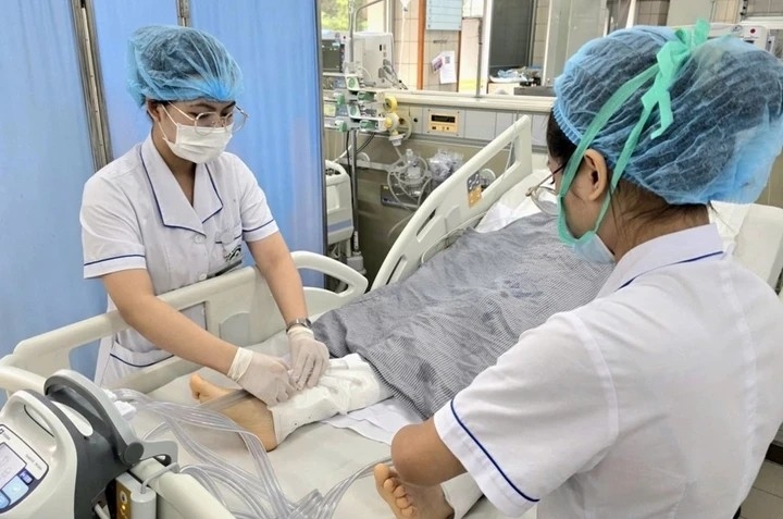 vu lat xe tu thien o lao cai nam benh nhan 44 tuoi hon me sau da tinh lai hinh anh 1