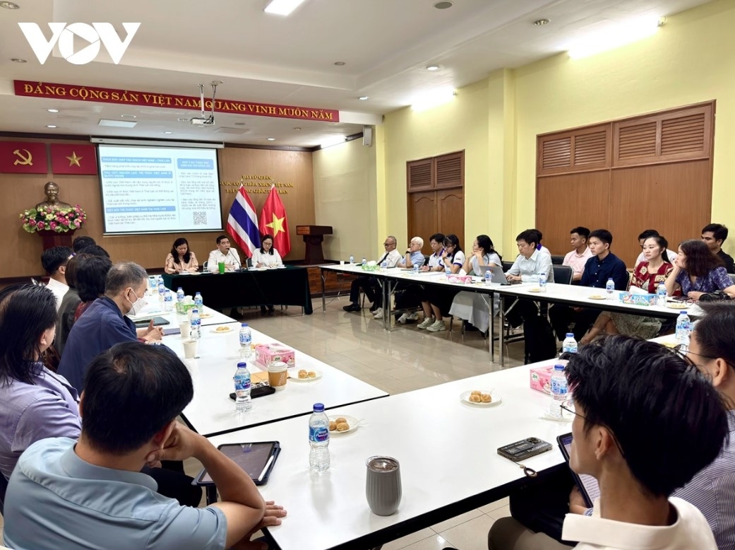 overseas vietnamese stand alongside the homeland through open dialogue forums picture 1