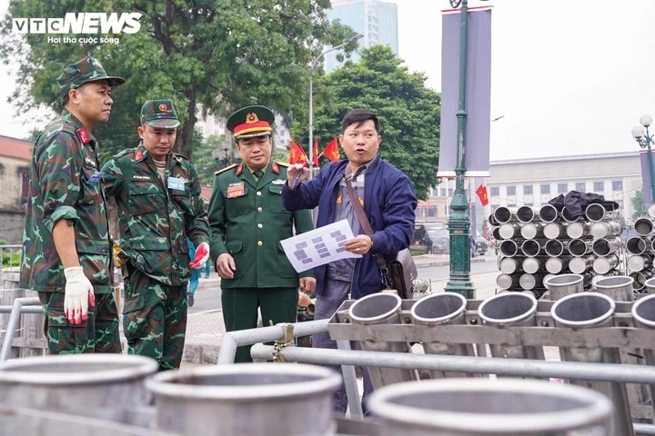 can canh tran dia phao hoa san sang khai hoa don nam moi 2026 tai ha noi hinh anh 12