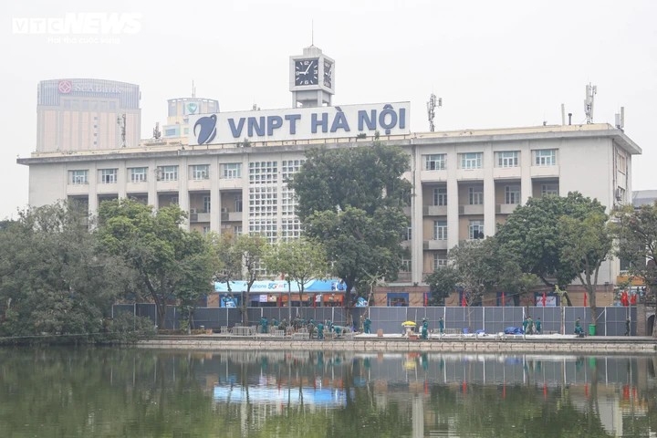 can canh tran dia phao hoa san sang khai hoa don nam moi 2026 tai ha noi hinh anh 2