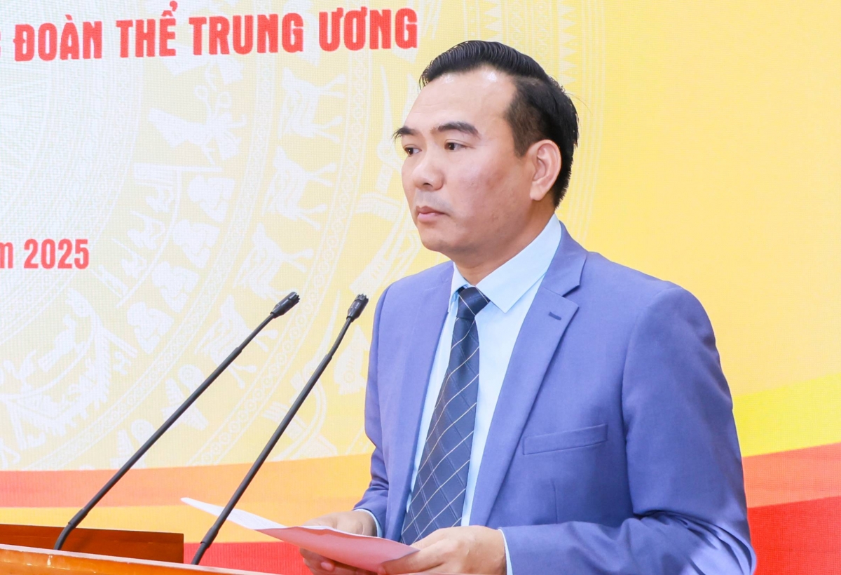 Ông Nguyễn Minh Chung - Trưởng Ban Tuyên giáo và Dân vận Đảng uỷ MTTQ, các đoàn thể TƯ báo cáo kết quả cuộc thi.