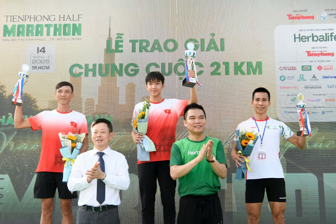 gan 2000 vDv tham gia giai tien phong half marathon lan thu nhat hinh anh 5