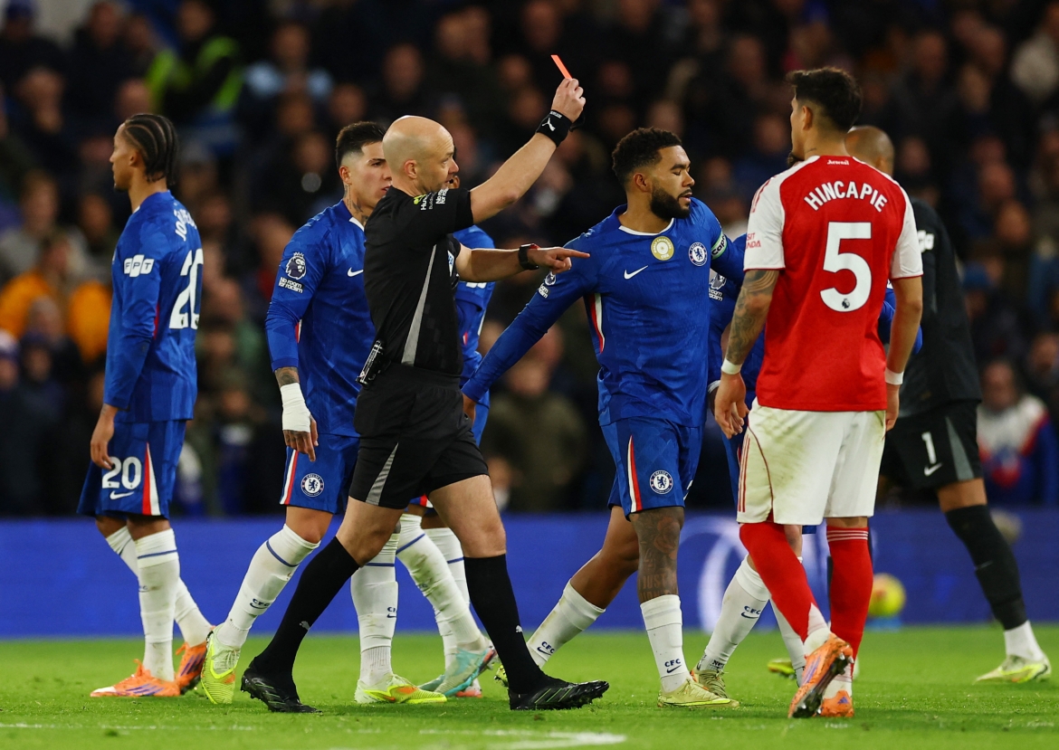 10 nguoi chelsea qua cam cam hoa arsenal o vong 13 ngoai hang anh hinh anh 11