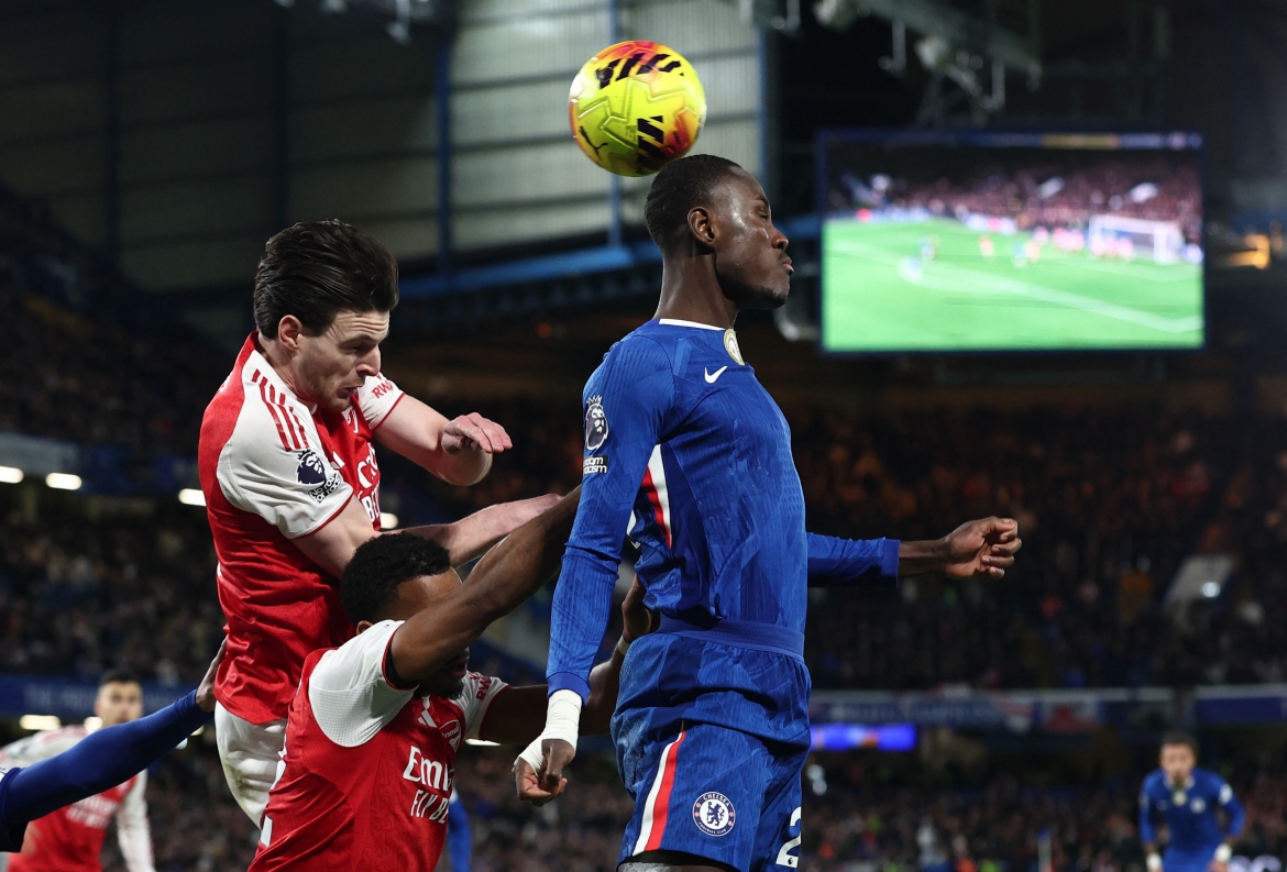 10 nguoi chelsea qua cam cam hoa arsenal o vong 13 ngoai hang anh hinh anh 12