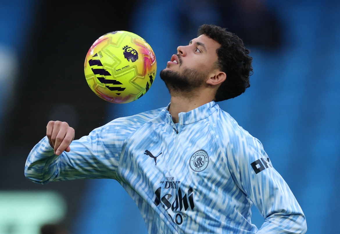 man city thang nhe sunderland, gay ap luc lon len arsenal hinh anh 9