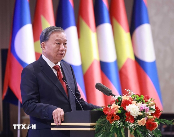 tong bi thu to lam va phu nhan du chieu dai cap nha nuoc tai lao hinh anh 1