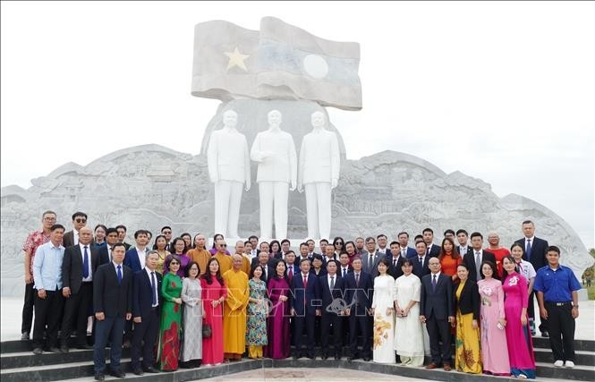 Vietnamese Embassy pays tribute to Lao President Kaysone Phomvihane on birthday