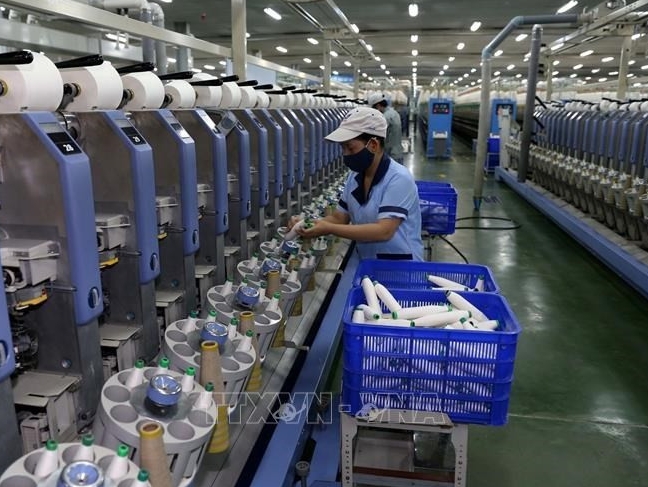 vietnam s economy set to maintain solid recovery through 2026 2027 oecd picture 1