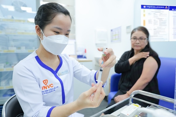 viet nam co vaccine rsv cong nghe moi phong bien chung viem phoi o nguoi cao tuoi hinh anh 2