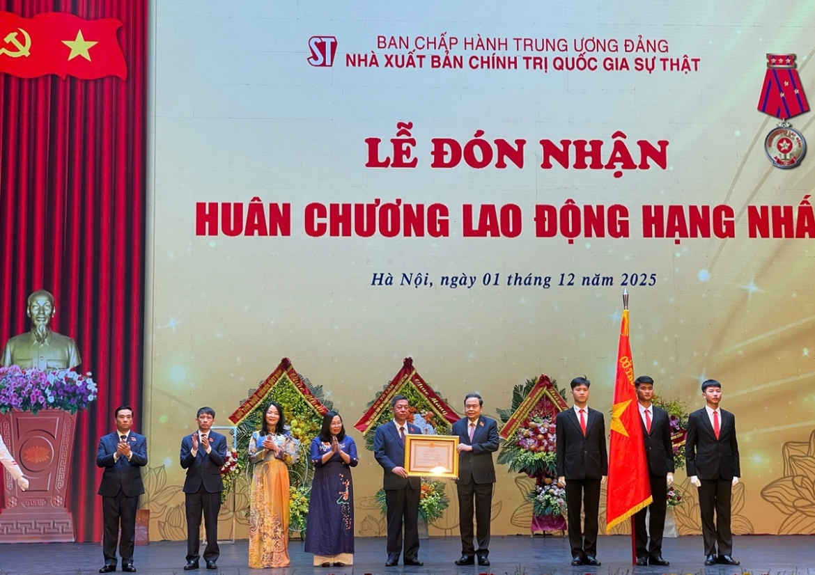 80 nam nxb chinh tri quoc gia su that tien phong bao ve nen tang tu tuong Dang hinh anh 1