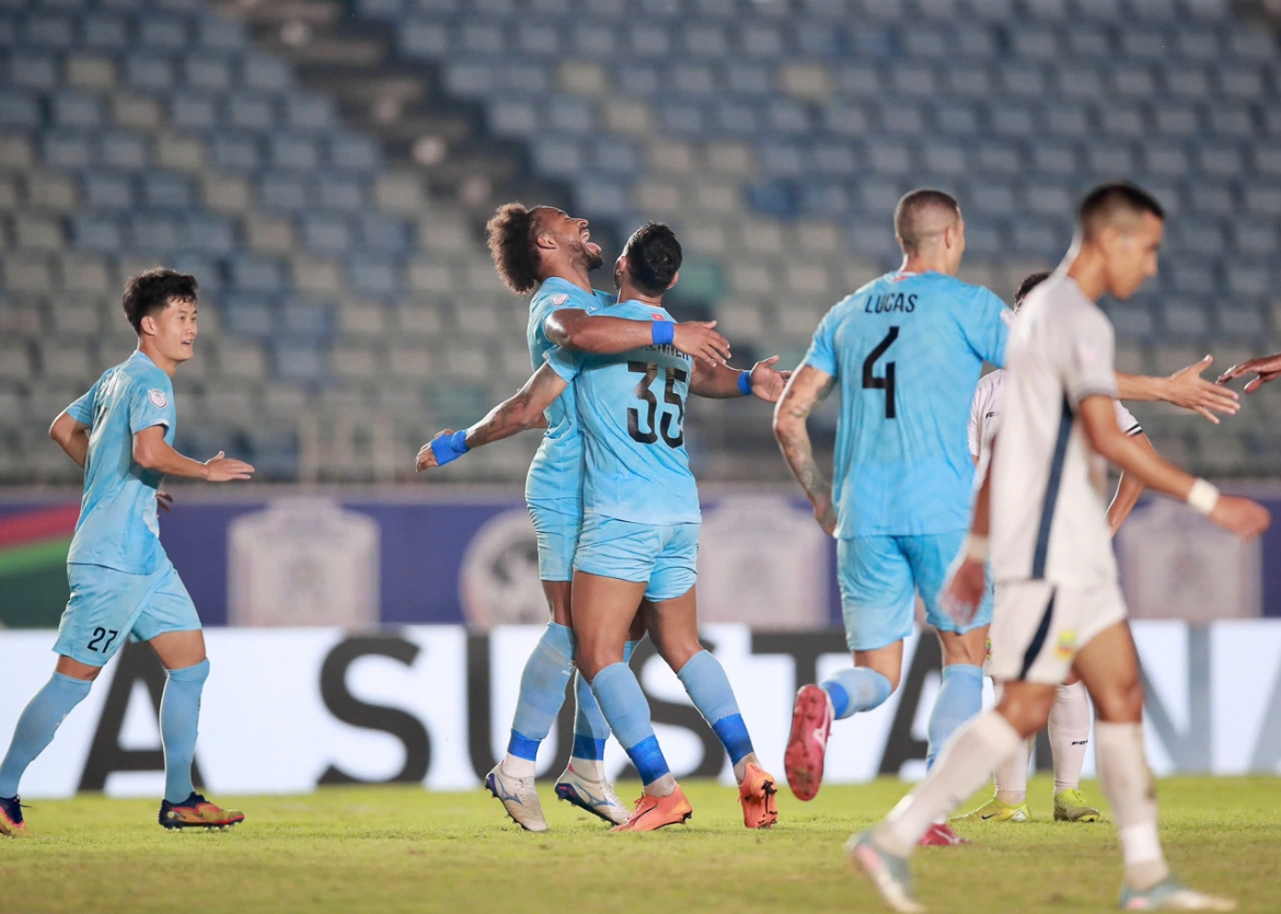 ket qua bong da viet nam hom nay 4 12 xuan son ghi hattrick, nam Dinh thang dam hinh anh 16