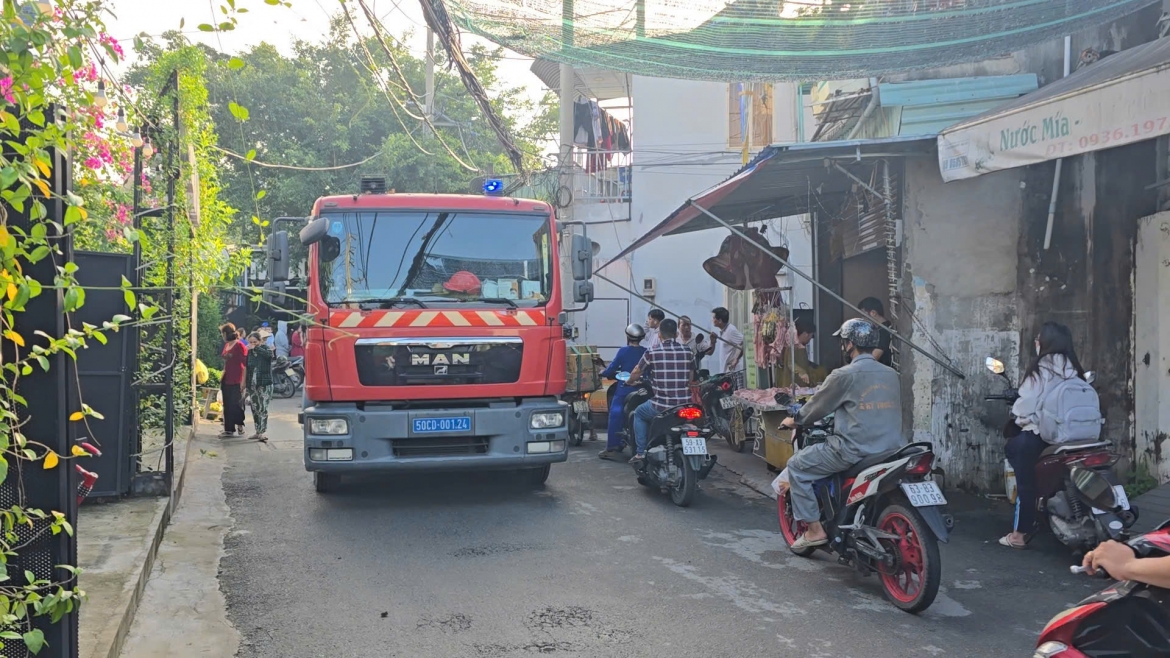 chay nha luc sang som, mot nguoi dan ong tu vong hinh anh 1