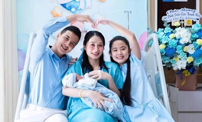 sao viet 8 12 Den vau len tieng ve moi quan he voi du an nuoi em hinh anh 4