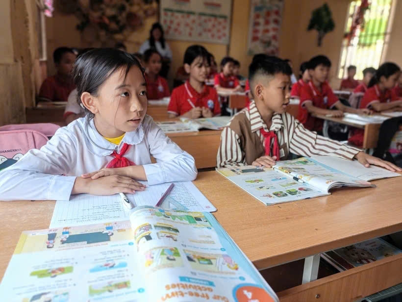 Miễn học phí nhưng phụ huynh vẫn nặng gánh vì chi phí tăng