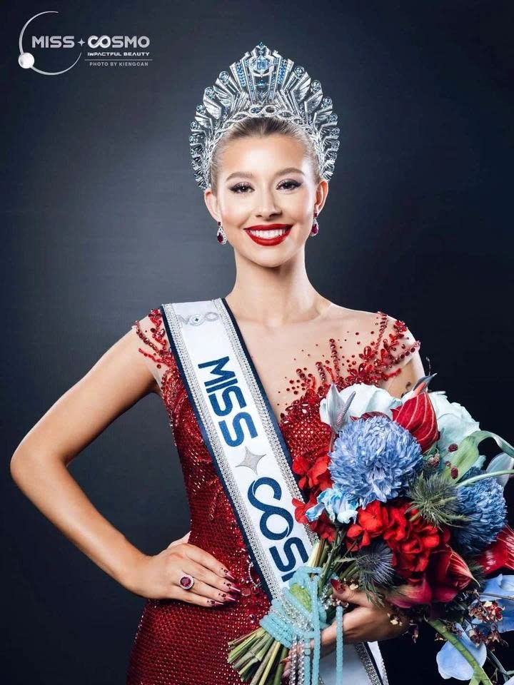 sac voc doi thuong goi cam cua tan miss cosmo 2025 hinh anh 1