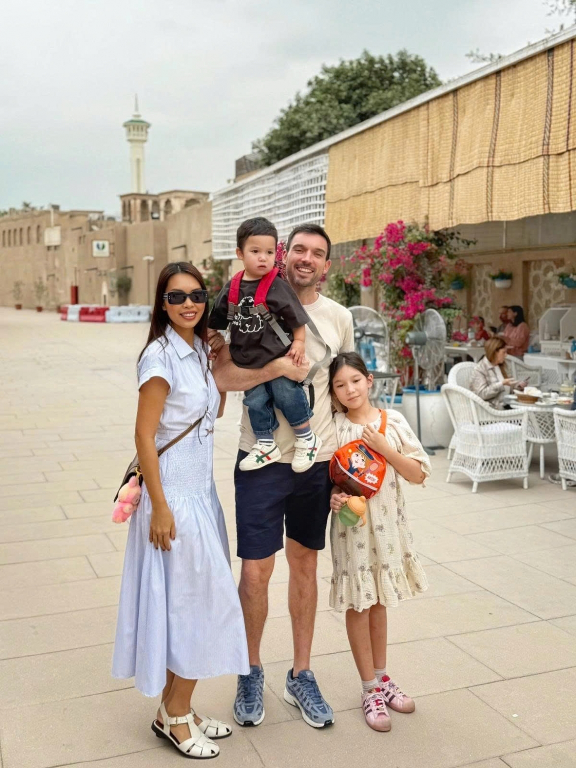 sao viet 22 12 vo chong sieu mau ha anh nghi duong o dubai hinh anh 1