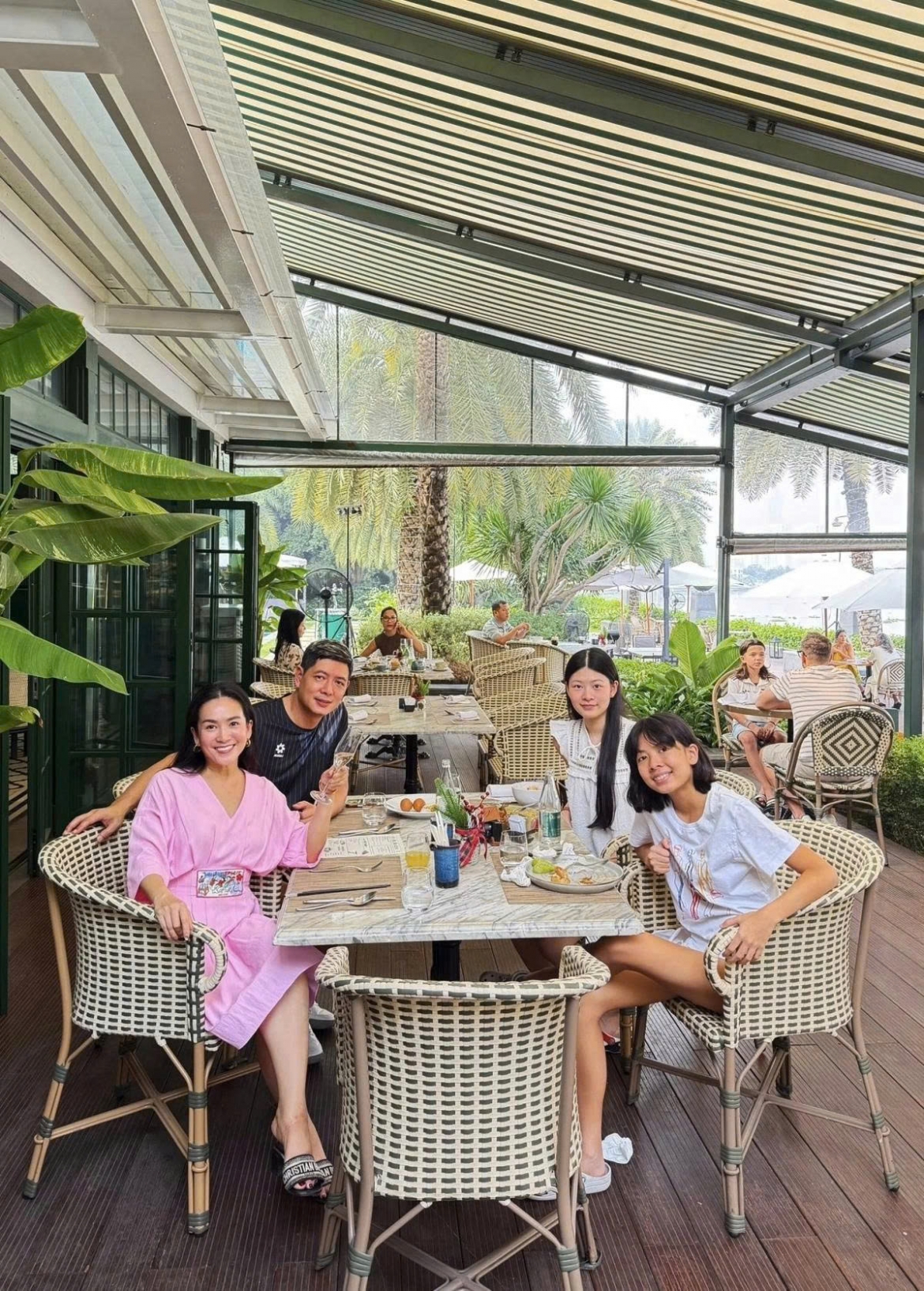 sao viet 30 12 vo chong mc mai ngoc ky niem mot nam ngay cuoi hinh anh 4