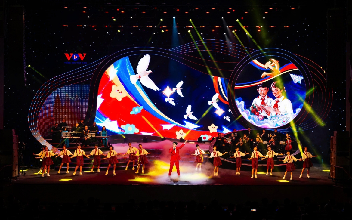nhung bup mang non trong chuong trinh nghe thuat voi Dang ven toan niem tin yeu hinh anh 1