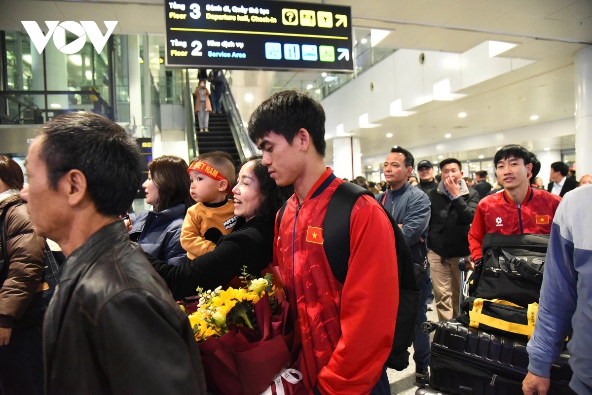 vietnam u23 welcomed home by fans after asian cup campaign picture 1
