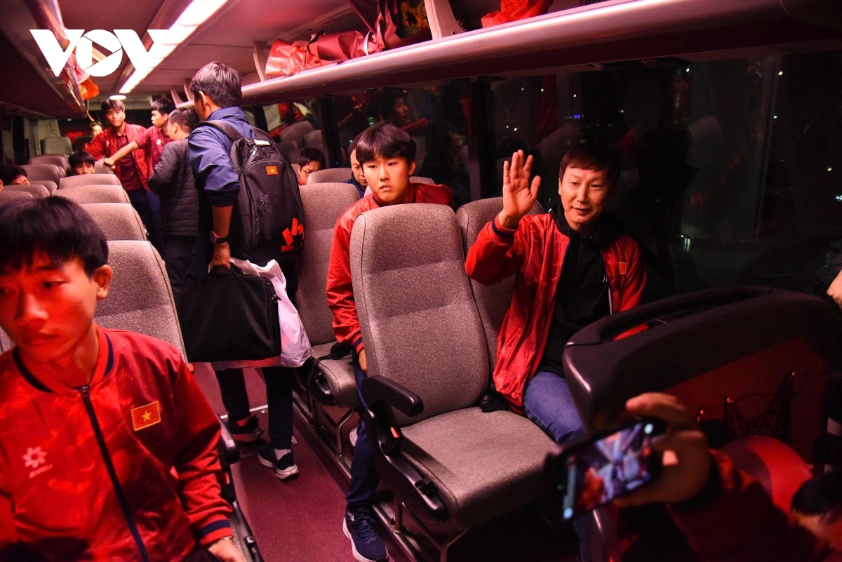 vietnam u23 welcomed home by fans after asian cup campaign picture 10