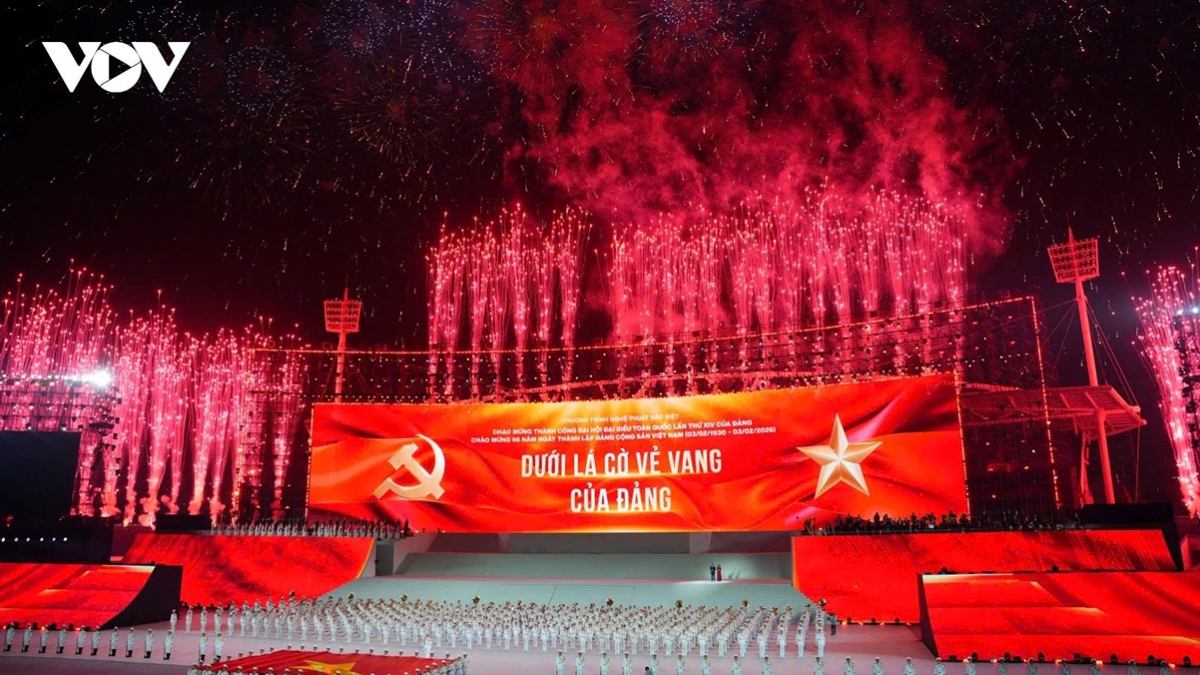 Special art programme celebrates National Party Congress success