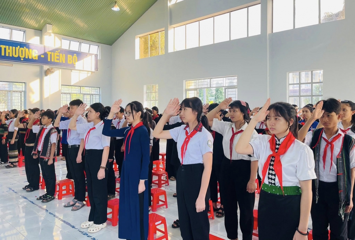 tuoi tre Dak lak dong loat chao co chao mung Dai hoi xiv cua Dang hinh anh 7