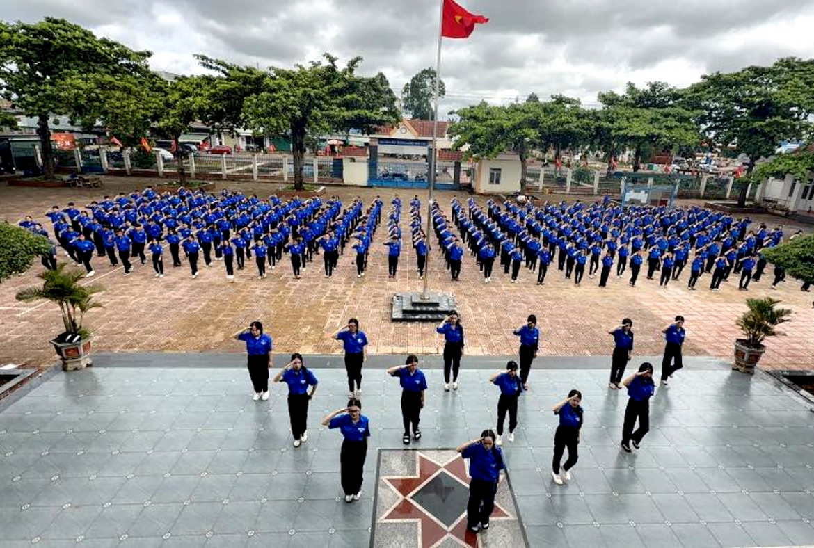 tuoi tre Dak lak dong loat chao co chao mung Dai hoi xiv cua Dang hinh anh 3