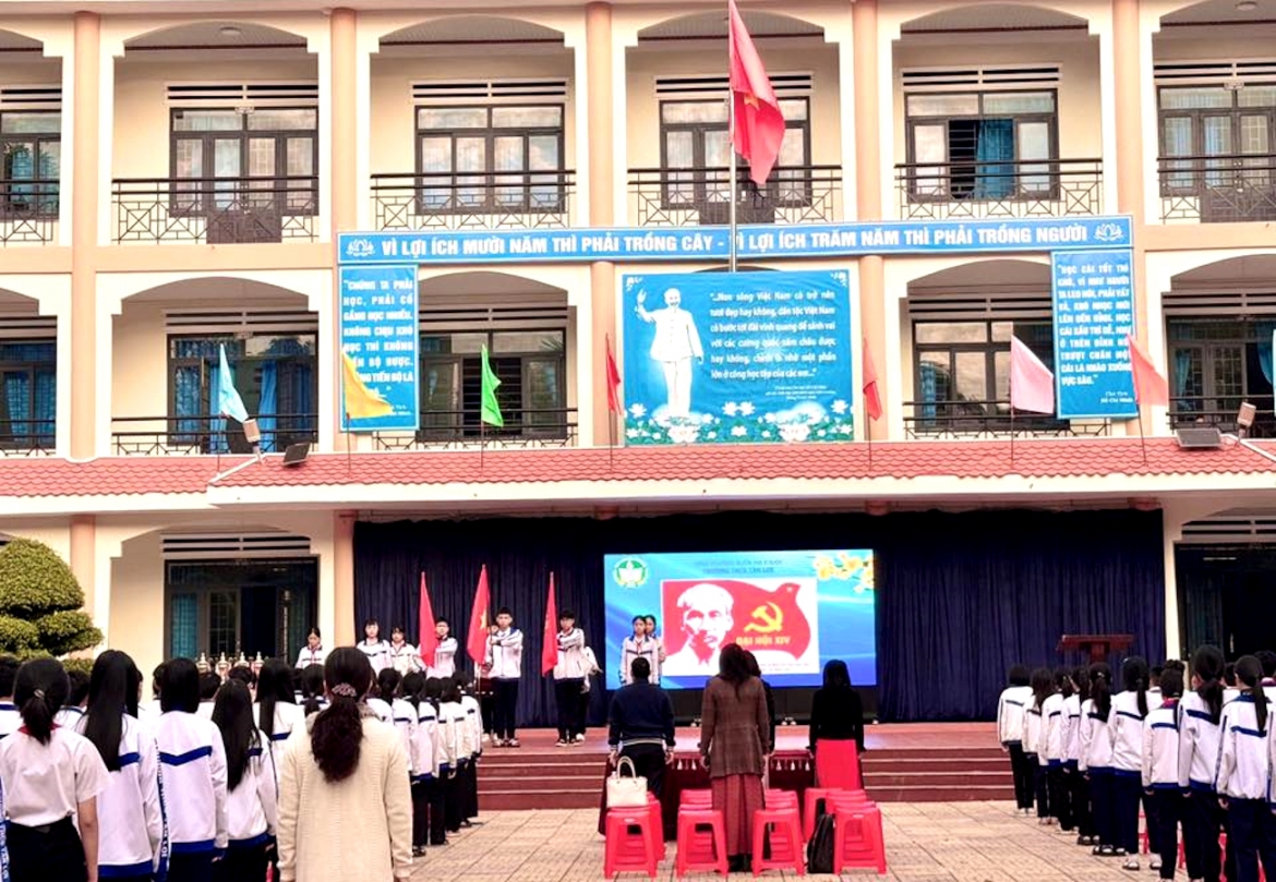tuoi tre Dak lak dong loat chao co chao mung Dai hoi xiv cua Dang hinh anh 4