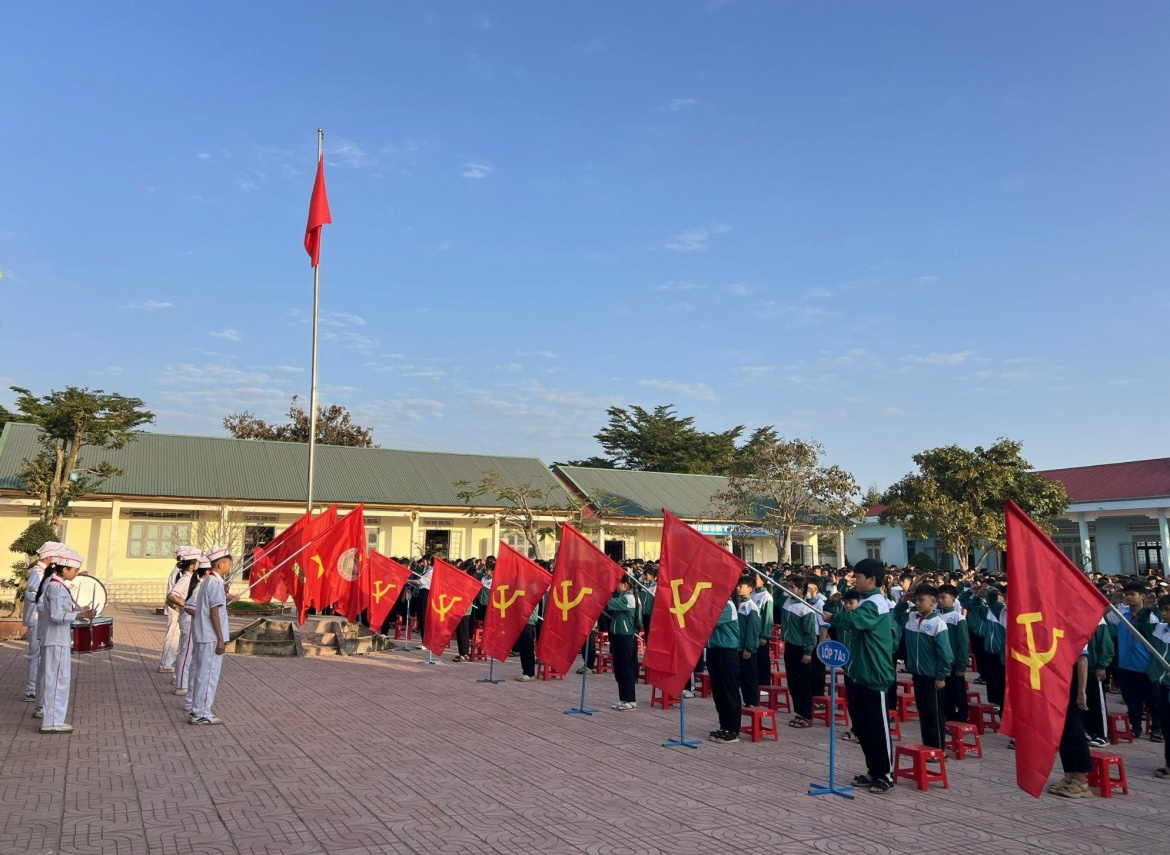 tuoi tre Dak lak dong loat chao co chao mung Dai hoi xiv cua Dang hinh anh 5