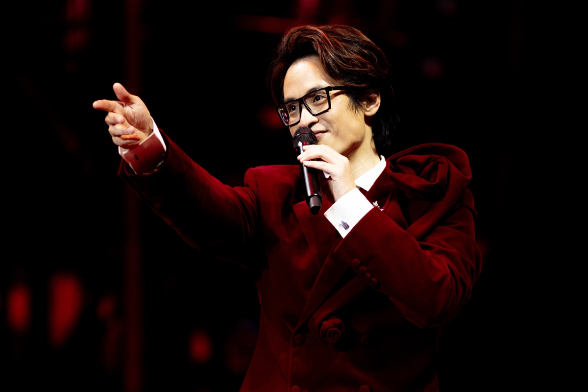 ha anh tuan danh 1 ty dong ho tro benh nhan ung thu ve que don tet hinh anh 3