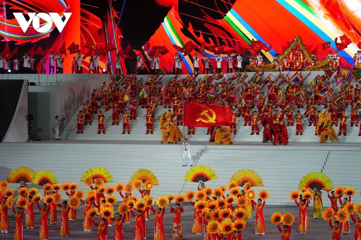 special art programme celebrates national party congress success picture 2