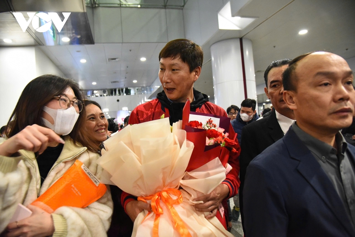 vietnam u23 welcomed home by fans after asian cup campaign picture 2