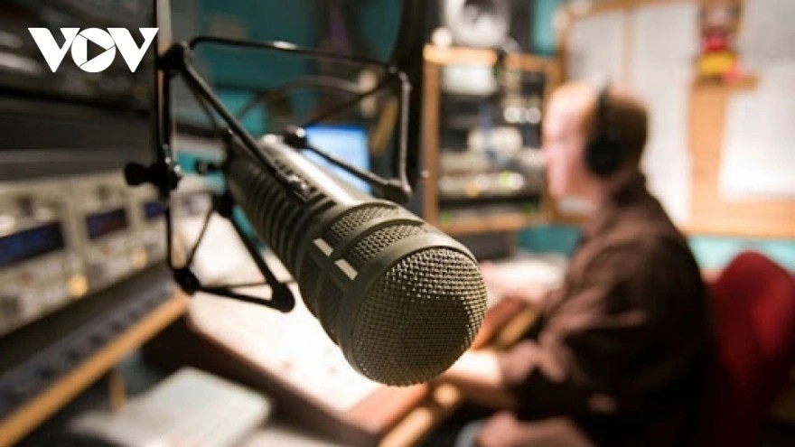 ban Doi ngoai vov5 tuyen dung 3 vien chuc hinh anh 1