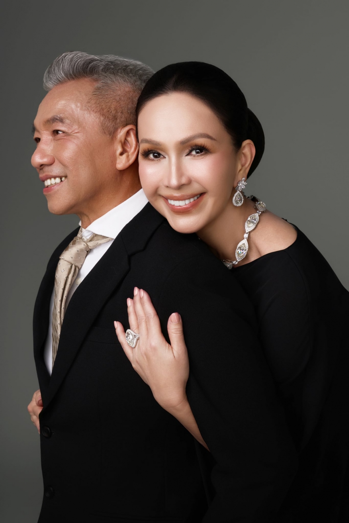 sao viet 21 1 phuong nhi va chong doi anh dai dien doi truoc them dam cuoi hinh anh 8