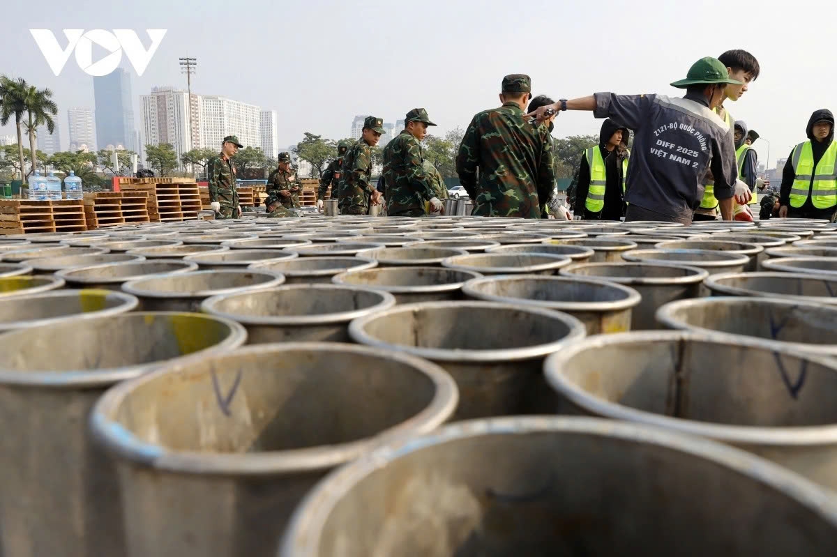 hanoi prepares fireworks display to mark 14th national party congress picture 4