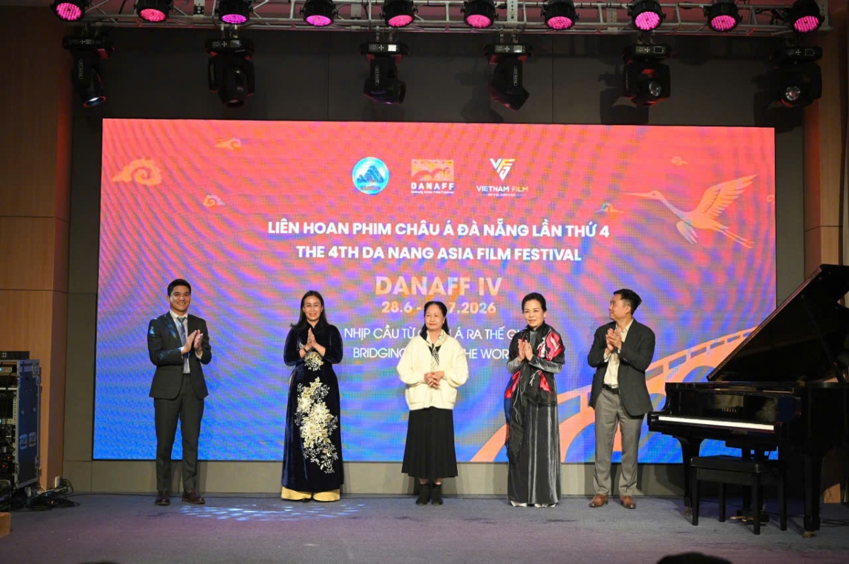 tu cannes, busan, tokyo den paris, dien anh viet tang nhan dien quoc te hinh anh 6
