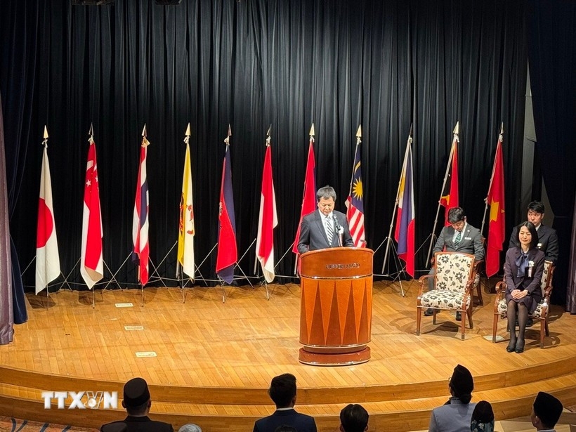 49th ship of southeast asian, japanese youth sets sail from tokyo picture 1
